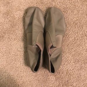 Dance shoes